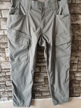 Duluth Trading Co Light Gray Men's Cargo Pants